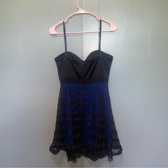 BCBG MaxAzria Neena Black and Blue Pleated Strapless Cocktail Dress Size 8 - Picture 5 of 9